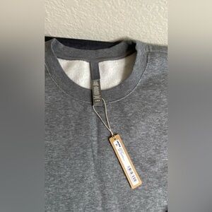 SKIMS -Men(fits woman’s also) Sweat Shirt(Large)